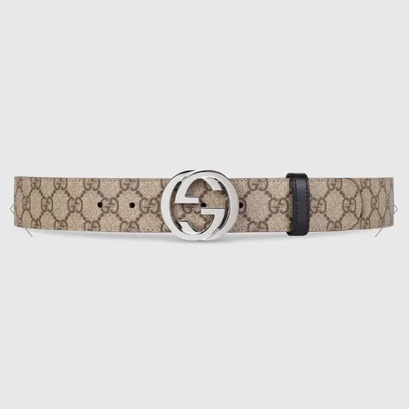 Reversible Unisex Reversible GG Supreme belt GG Supreme / Black Leather Reversible Belt | GUCCI® US main image 3